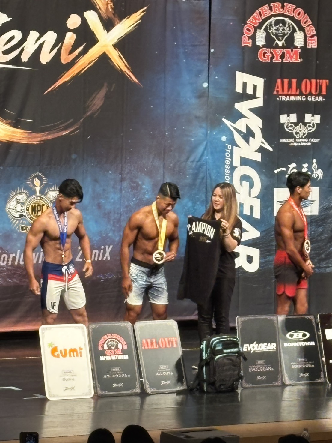 次男　フィジーク大会　優勝